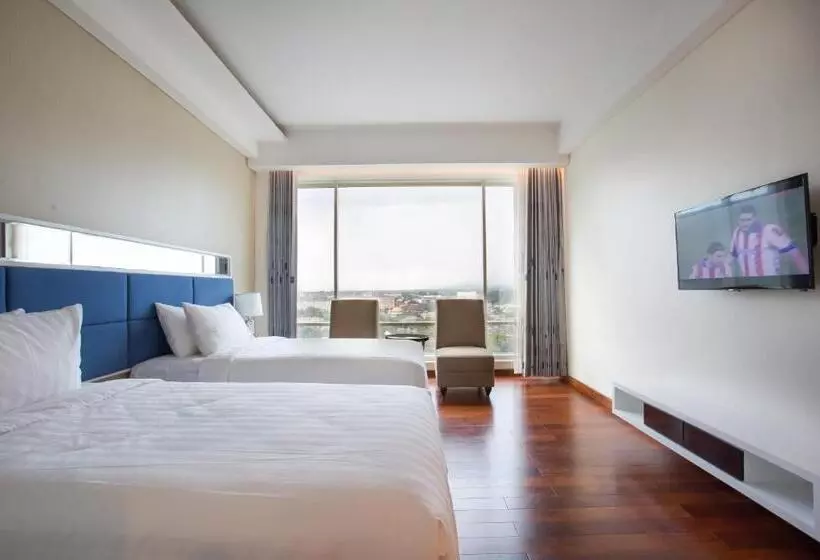 キングサイズベッドのスイートルーム, Golden Palace Hotel Lombok