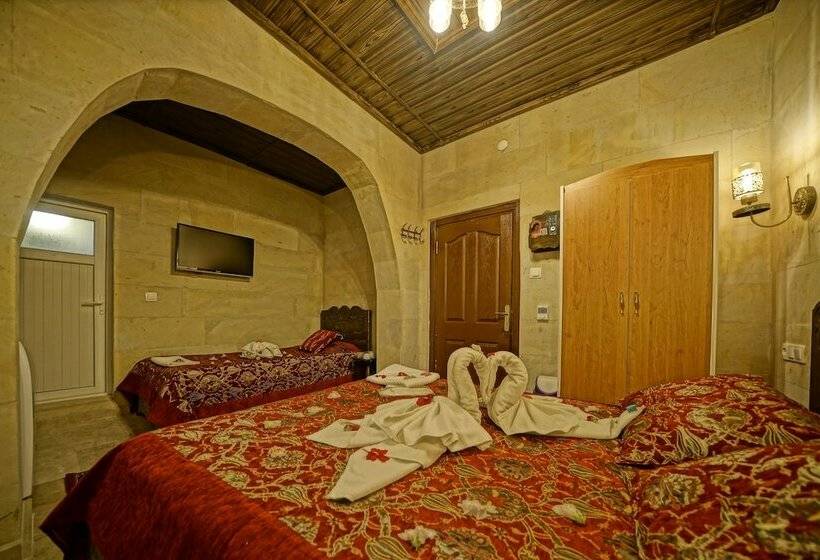 غرفة قياسية ثلاثية, Goreme Valley Cave House