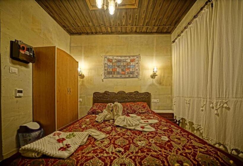 غرفة قياسية ثلاثية, Goreme Valley Cave House