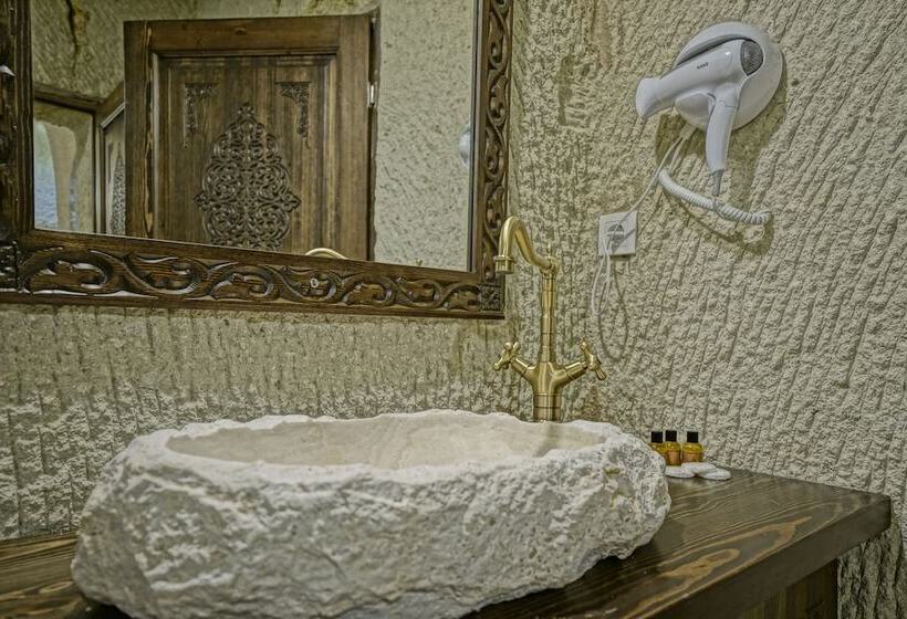 جناح عائلي, Goreme Valley Cave House