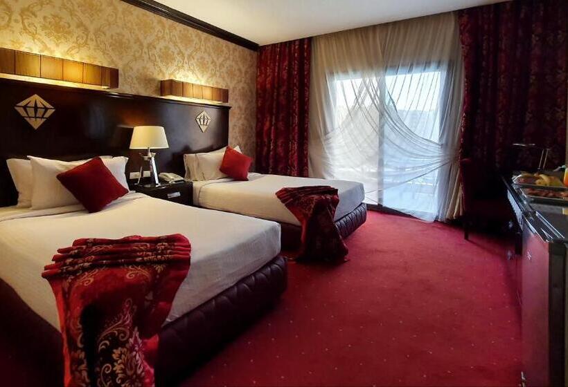 Medencére Néző Deluxe Szoba, Jewel Sport City And Aqua Park