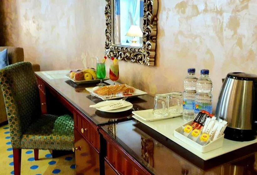 Utcára Néző Deluxe Szoba, Jewel Sport City And Aqua Park