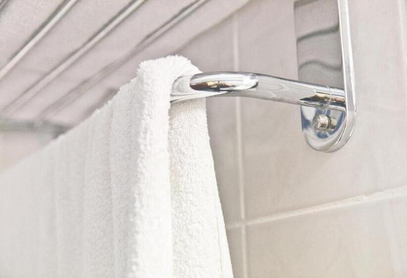 标准工作室, Rea