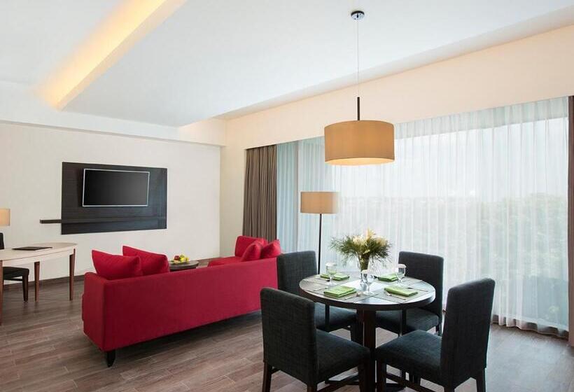 סוויטה, Santika Pekalongan