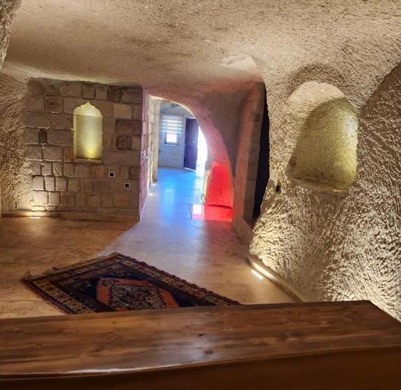سوییت, Elite Cave Suites