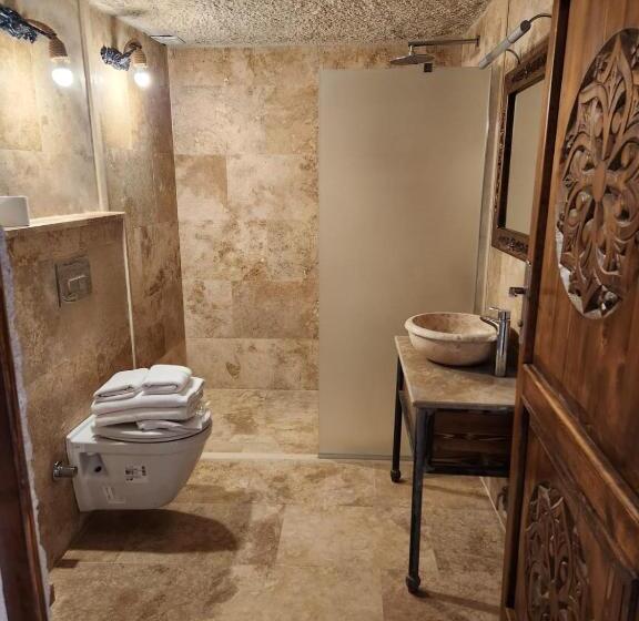 سوییت, Elite Cave Suites