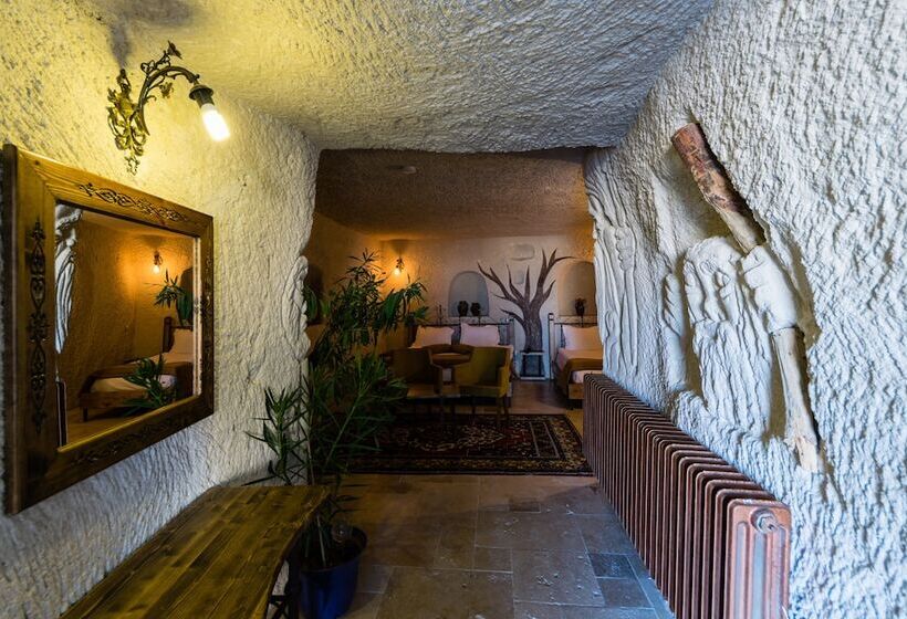 اتاق استاندارد سه نفره, Elite Cave Suites