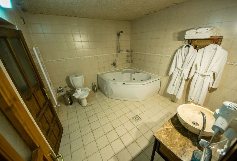 Люкс, Elite Cave Suites