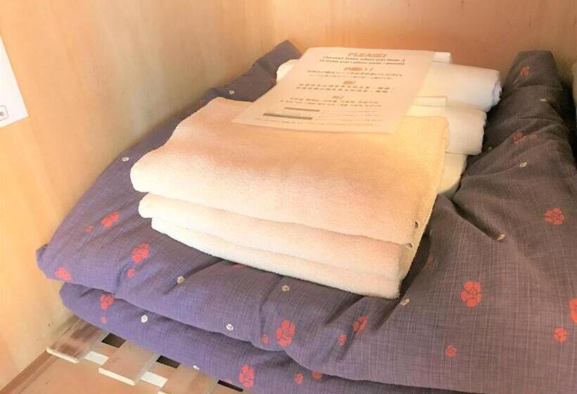 חדר סטנדרטי לארבעה עם חדר אמבטיה משותף, K S House Hostels   Hakone Yumoto Onsen