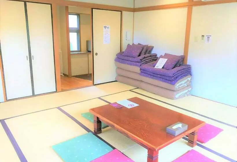 バス共有のスタンダードルーム, K S House Hostels   Hakone Yumoto Onsen