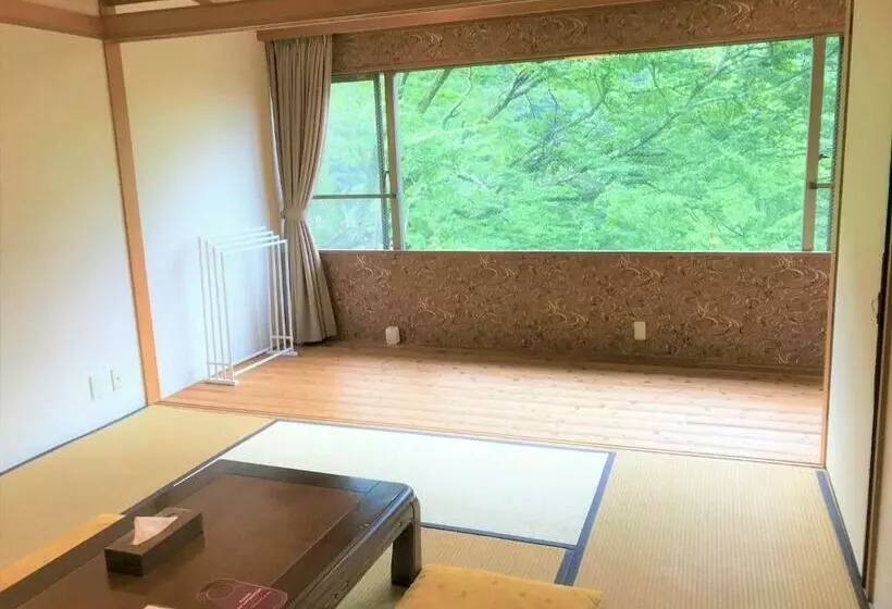 浴室共有スタンダード４人用ルーム, K S House Hostels   Hakone Yumoto Onsen