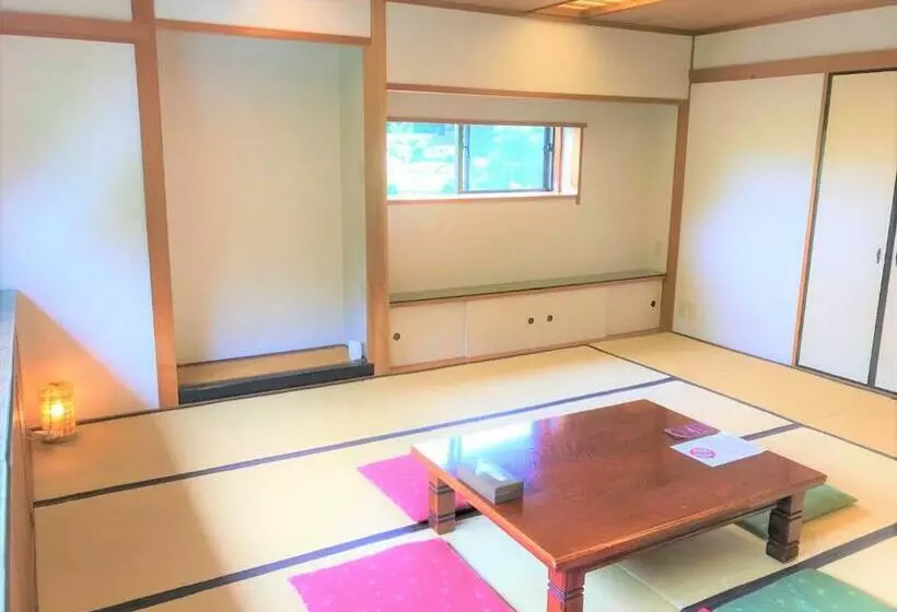 バス共有のスタンダードルーム, K S House Hostels   Hakone Yumoto Onsen