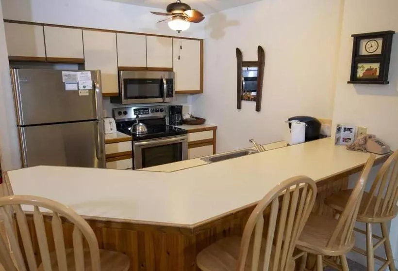 スタンダード4人部屋, Mountain Lodge At Okemo