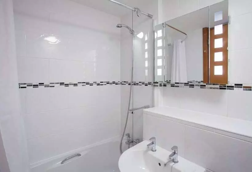 スタンダードルーム, Robinson College Cambridge University Campus Accommodation