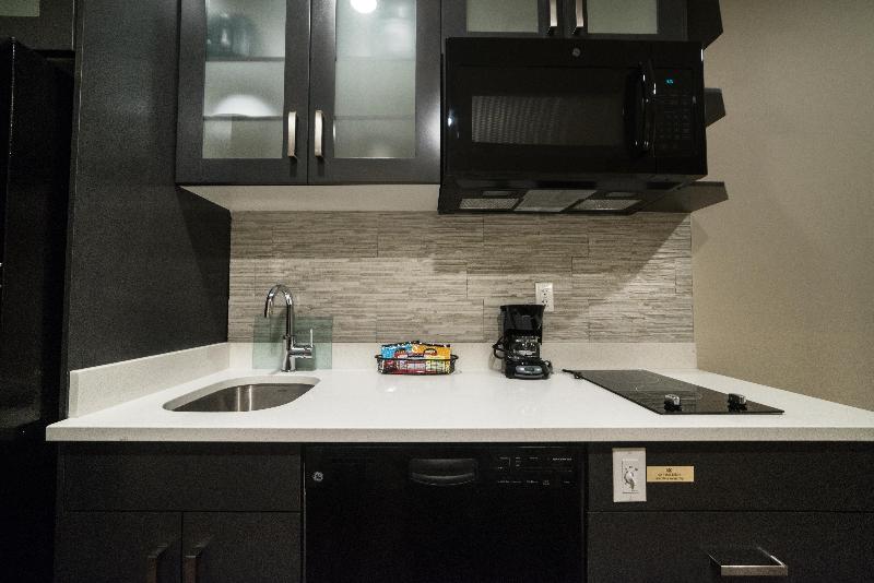 جناح سرير كينج, Candlewood Suites West Edmonton   Mall Area, An Ihg