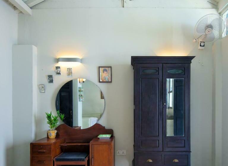 اتاق استاندارد, Noordin Mews