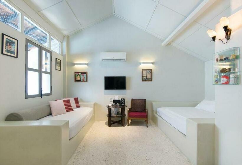 اتاق استاندارد, Noordin Mews