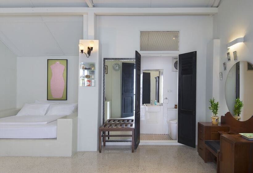 اتاق استاندارد, Noordin Mews