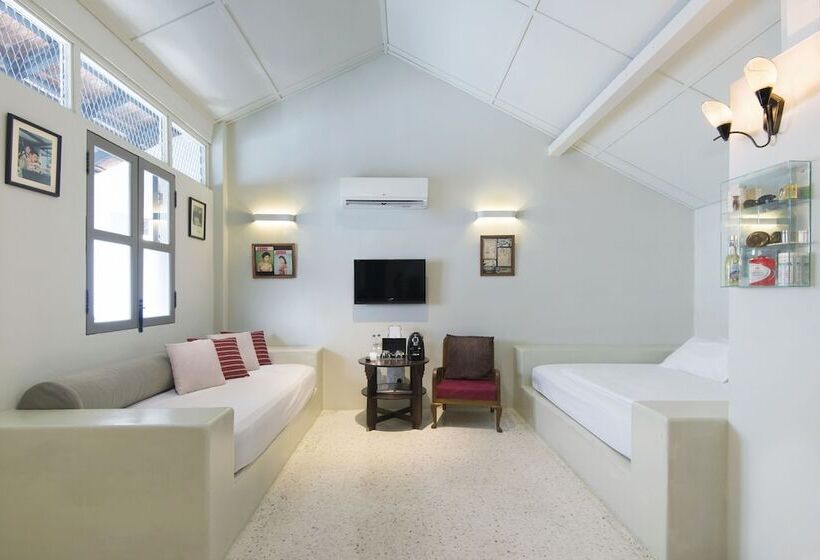 اتاق استاندارد, Noordin Mews