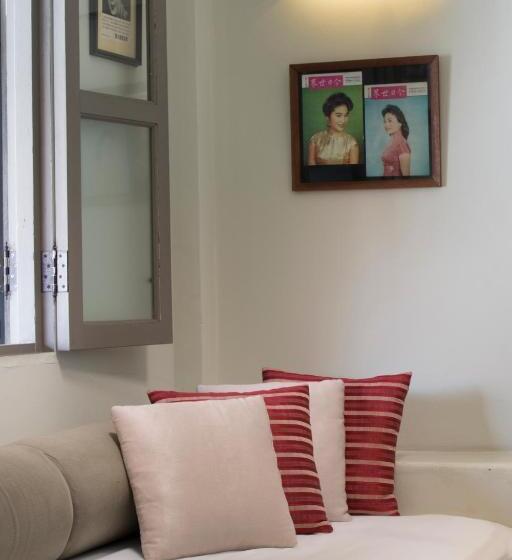 اتاق استاندارد, Noordin Mews