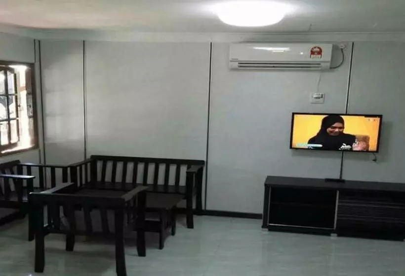 اتاق لوکس چهار تخته, Rasa Senang Villa  Islam Guest Only