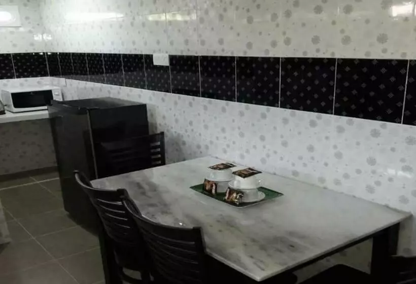 اتاق لوکس چهار تخته, Rasa Senang Villa  Islam Guest Only