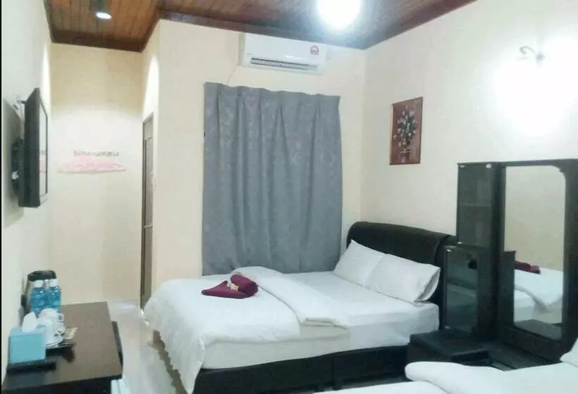 اتاق سوپریور چهار تخته, Rasa Senang Villa  Islam Guest Only