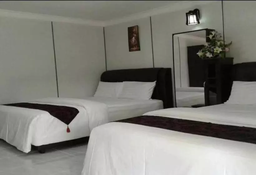اتاق لوکس چهار تخته, Rasa Senang Villa  Islam Guest Only