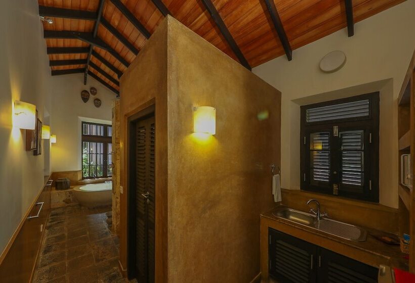חדר סטנדרט, Sergeant House