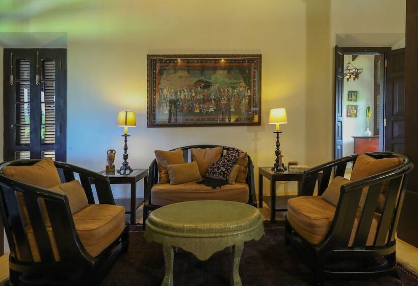 غرفة قياسية, Sergeant House