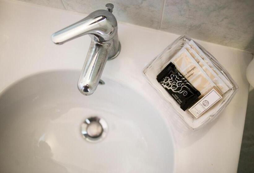 スタンダード４人部屋, Silvia