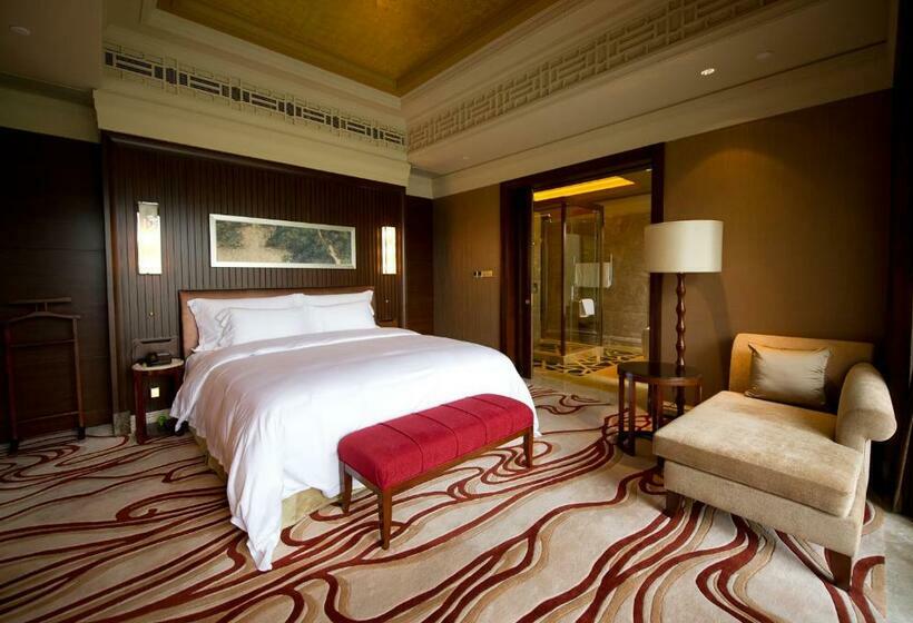 Suite, Imperial Springs