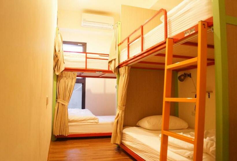 تختخواب در اتاق مشترک, Tripgg Hostel