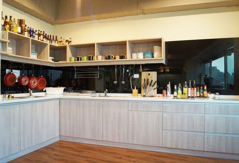 تختخواب در اتاق مشترک, Tripgg Hostel