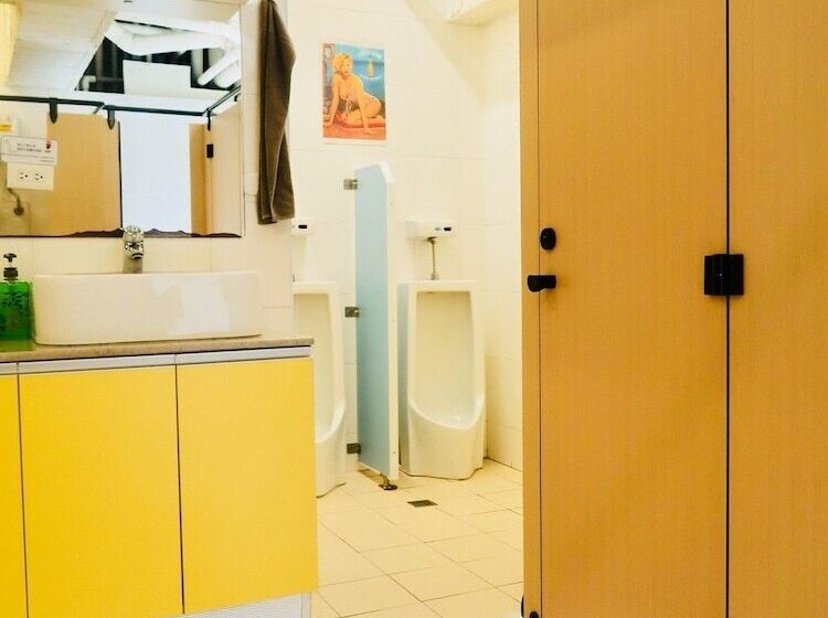 تختخواب در اتاق مشترک, Tripgg Hostel