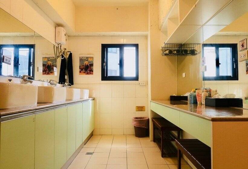 تختخواب در اتاق مشترک, Tripgg Hostel