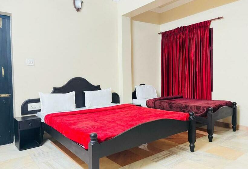 スタンダードトリプルルーム, Coorg Hilltown Hotel Madikeri