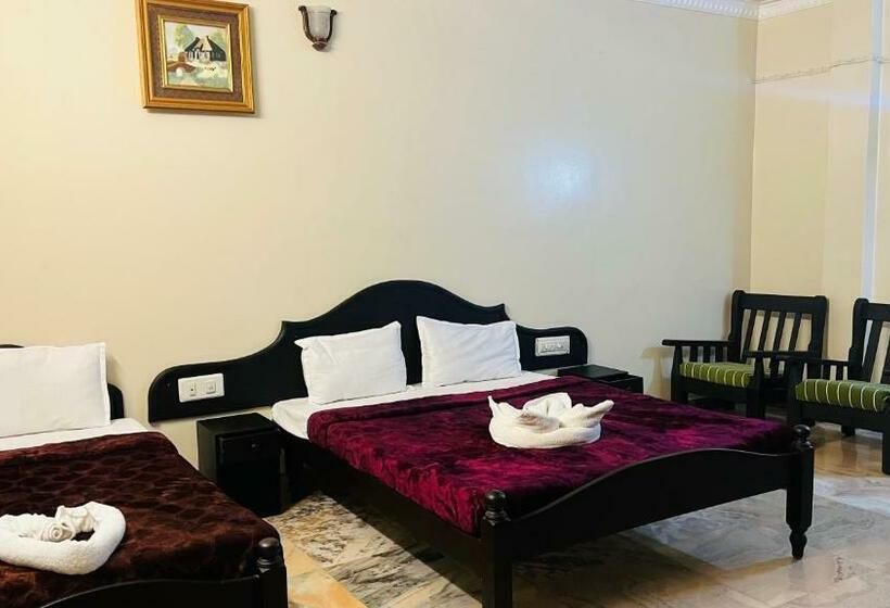 スタンダードトリプルルーム, Coorg Hilltown Hotel Madikeri