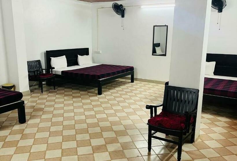 Семейный Номер, Coorg Hilltown Hotel   Madikeri