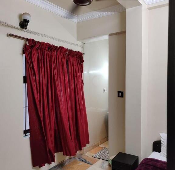 スタンダードシングルルーム, Coorg Hilltown Hotel Madikeri