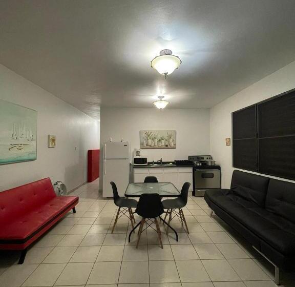 اتاق خانوادگی, Playa Apartments