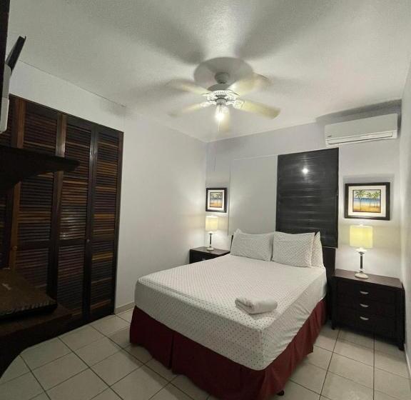 اتاق خانوادگی, Playa Apartments