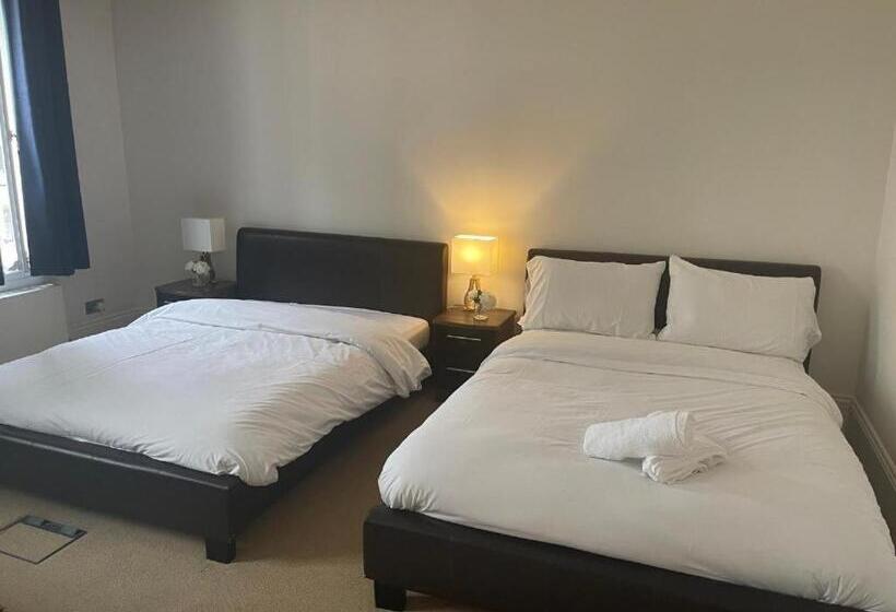 Номер Executive, The Chapter   Mayfair Residences