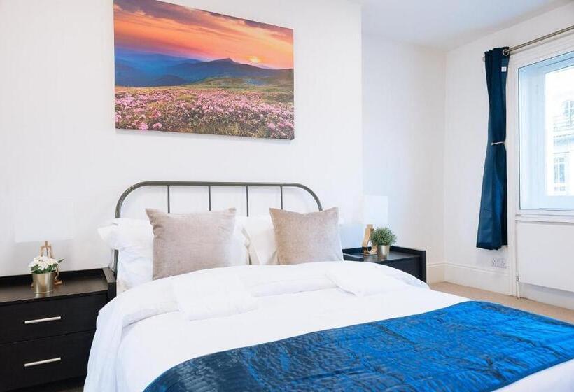 スタンダード4人部屋, The Chapter Mayfair Residences