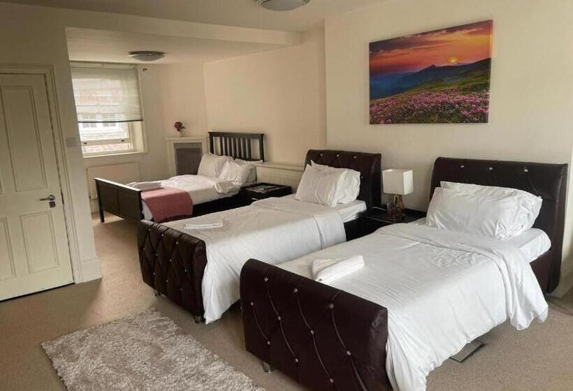 スタンダード4人部屋, The Chapter Mayfair Residences