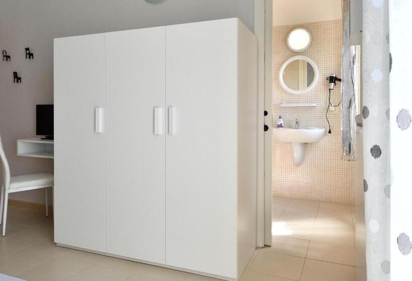 חדר סטנדרט לארבעה, Malo Rooms