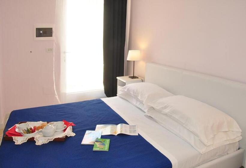 Standardrum King Size Säng, B&b Marebello