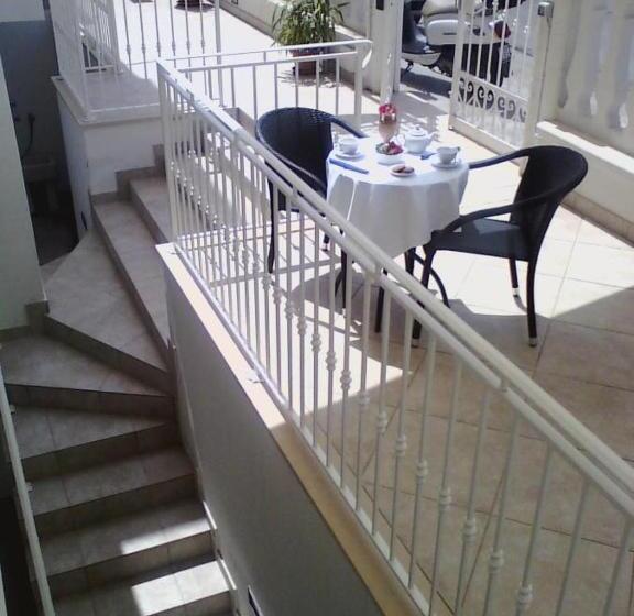 Standardrum King Size Säng, B&b Marebello