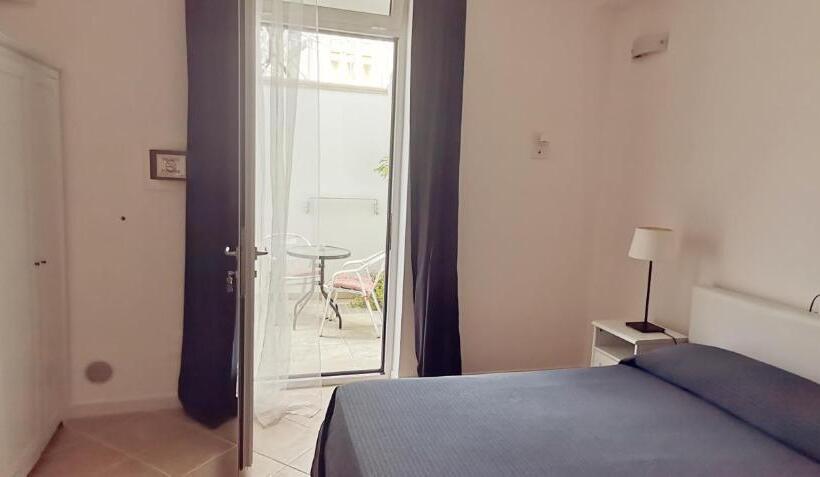 Standardrum King Size Säng, B&b Marebello