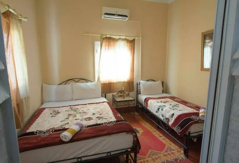 اتاق استاندارد سه نفره, Riad Les Roches Todra